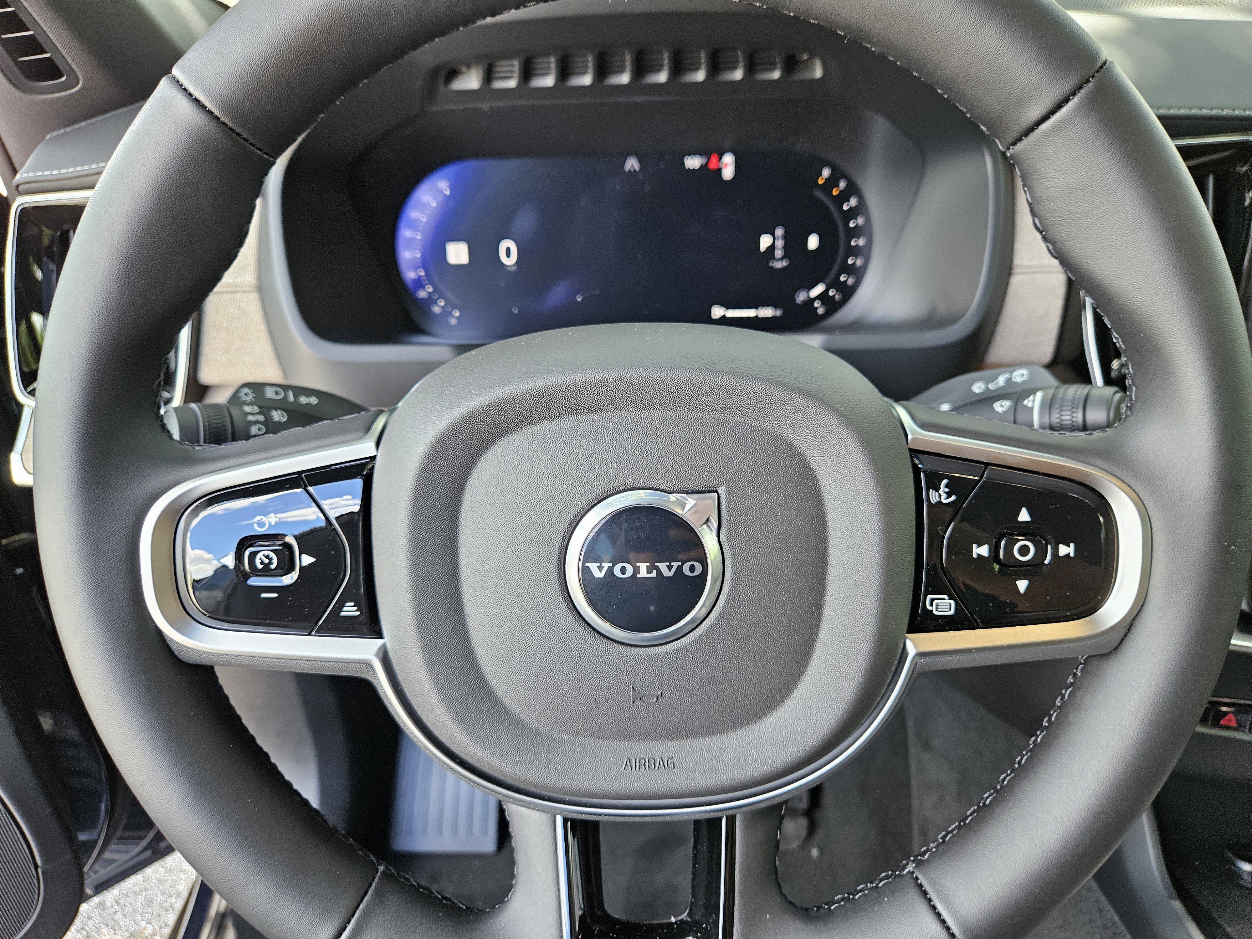 New 2026 Volvo XC90 B5 Plus image 35