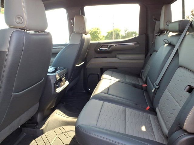 Used 2023 Chevrolet Silverado 1500 ZR2 w/ Technology Package AWD/4WD image 23