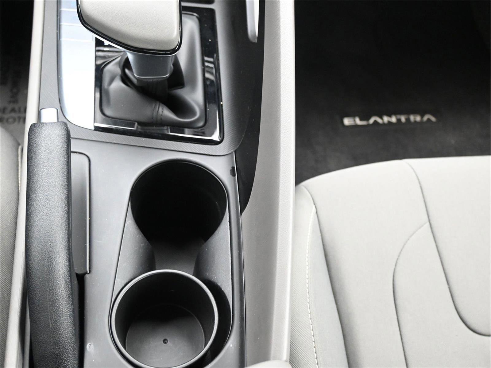 Certified 2025 Hyundai Elantra Sport image 17