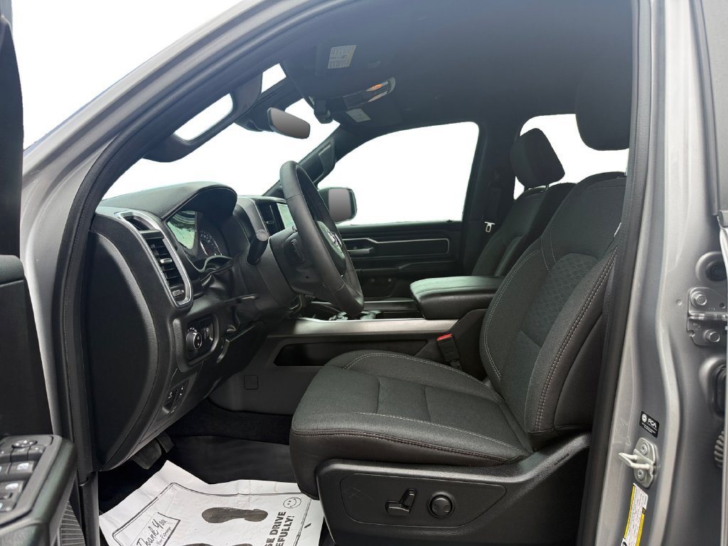 Used 2025 RAM 1500 Big Horn AWD/4WD image 9