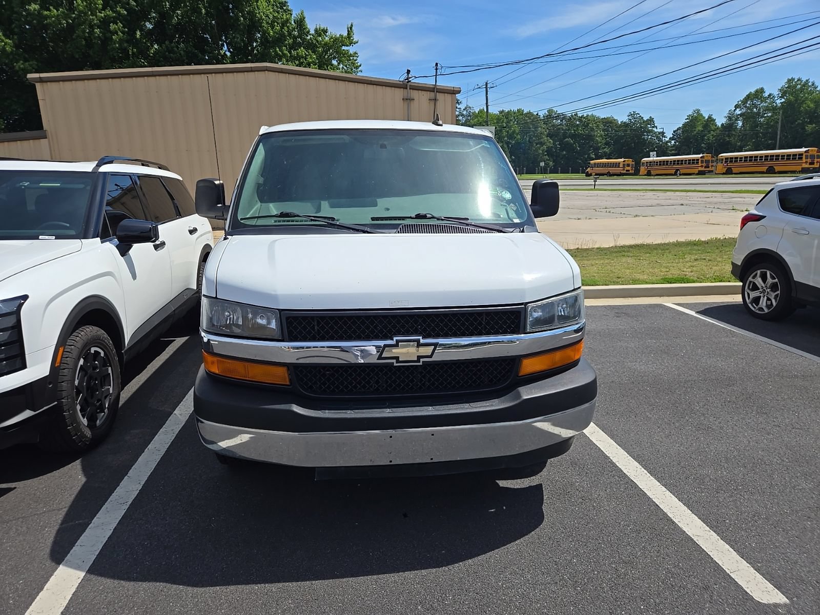 Used 2017 Chevrolet Express 3500 LT w/ LT Preferred Equipment Group RWD image 2