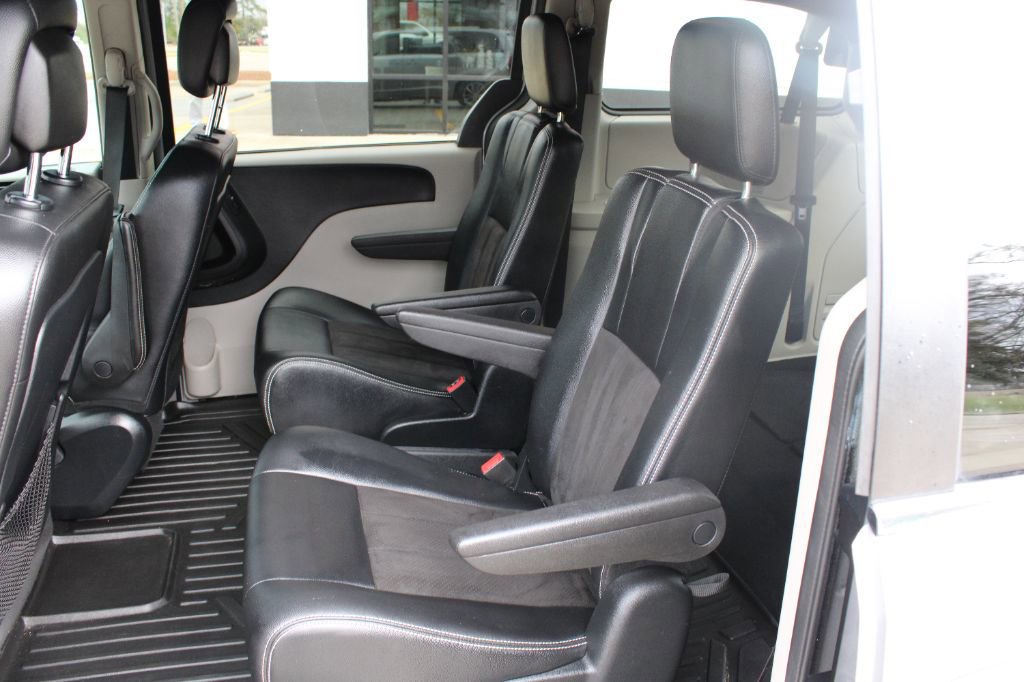 Used 2020 Dodge Grand Caravan SXT image 7