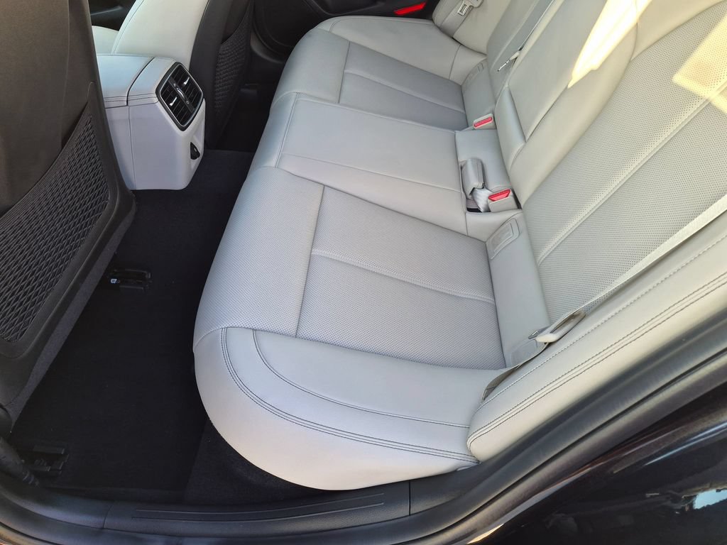Used 2023 Genesis G70 2.0T AWD/4WD image 21