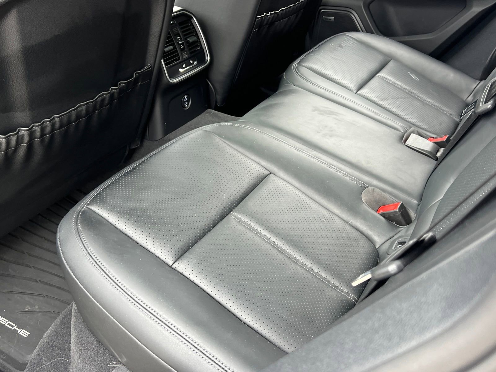 Certified 2025 Porsche Macan image 19