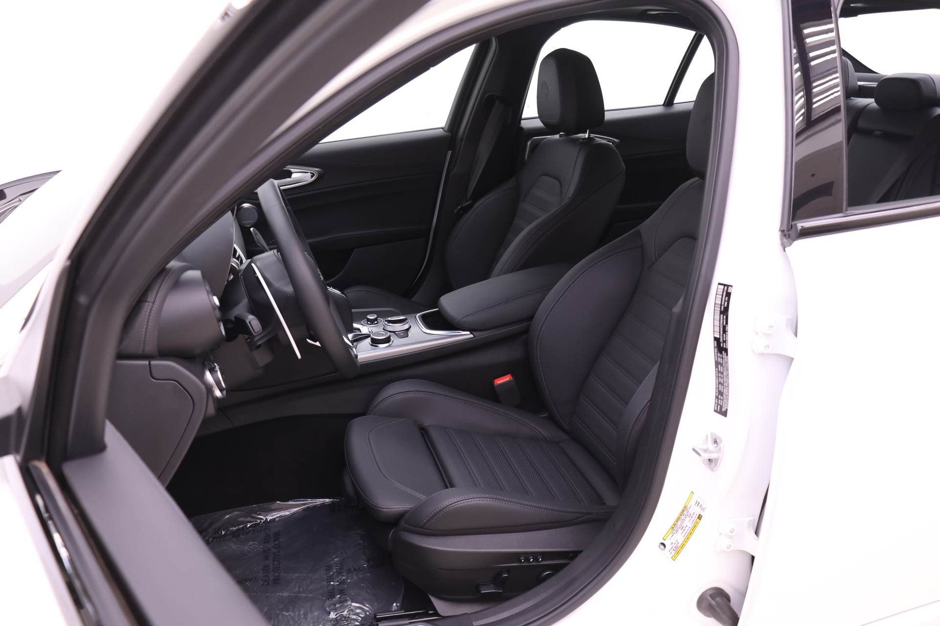 New 2025 Alfa Romeo Giulia AWD image 7