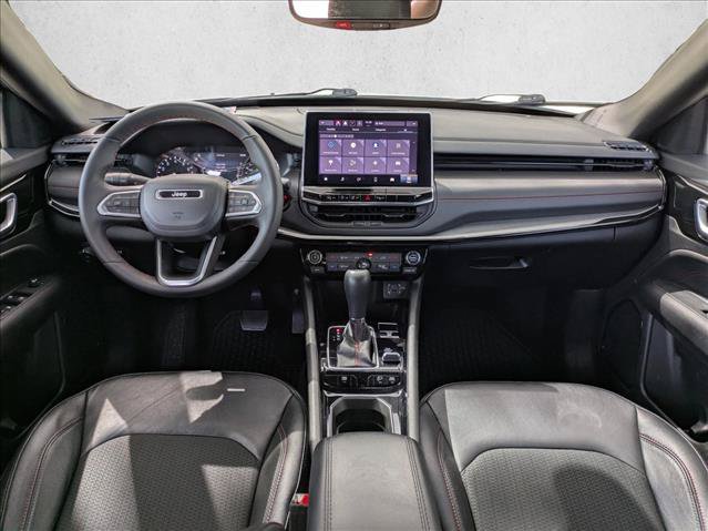 Used 2025 Jeep Compass Trailhawk AWD/4WD image 16