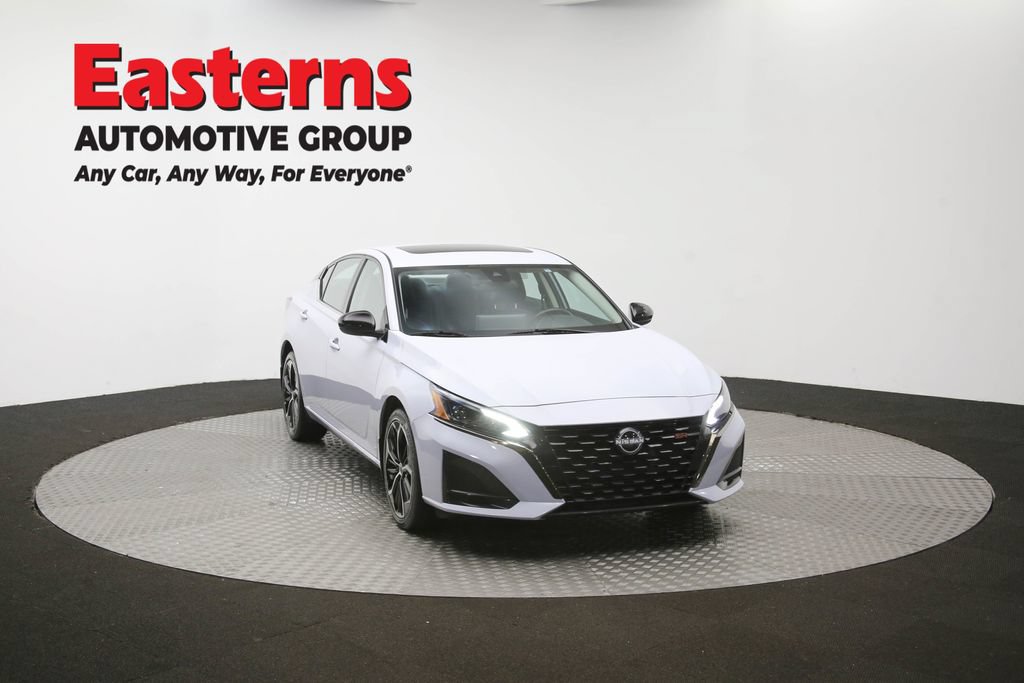 Used 2025 Nissan Altima 2.5 SR w/ SR Premium Package AWD/4WD image 51