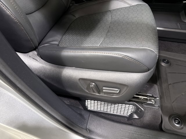 Used 2025 Toyota Sienna Limited AWD/4WD image 37