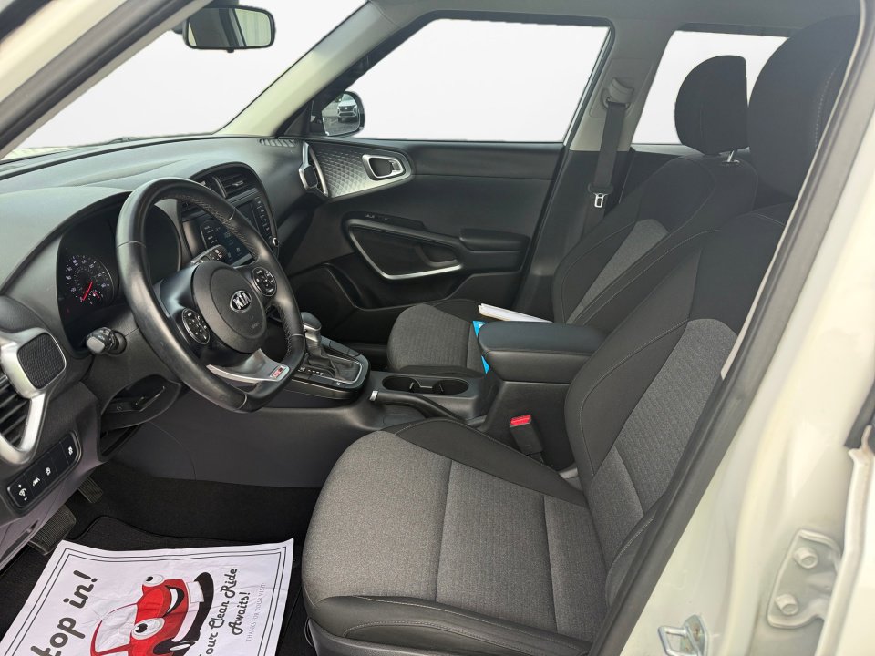 Used 2020 Kia Soul GT-Line FWD image 11
