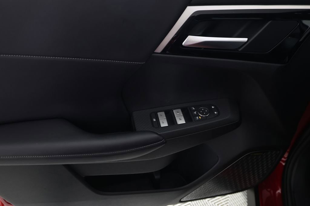 Used 2025 Mitsubishi Outlander SE image 18