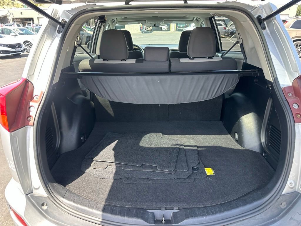 Used 2013 Toyota RAV4 XLE image 5