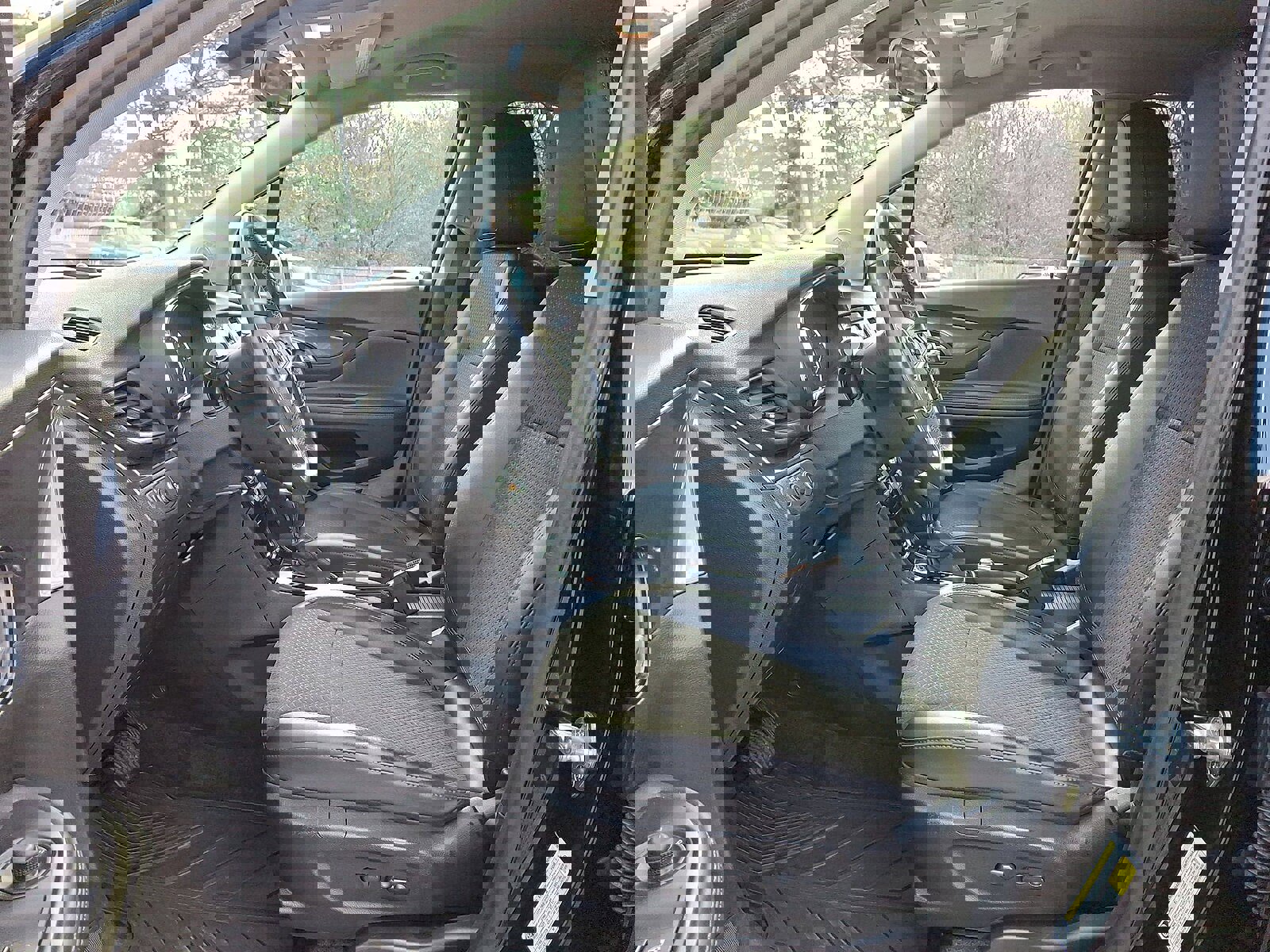 Certified 2022 Buick Encore Preferred w/ Safety Package image 11