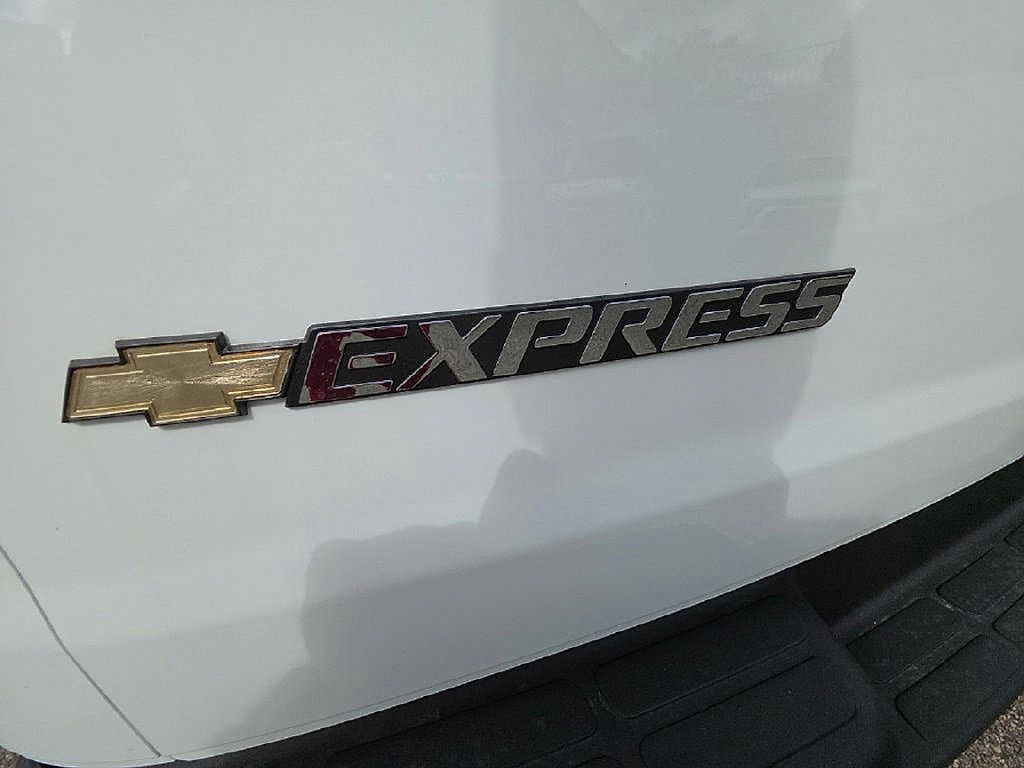 Used 2025 Chevrolet Express 2500 w/ Driver Convenience Package RWD image 34