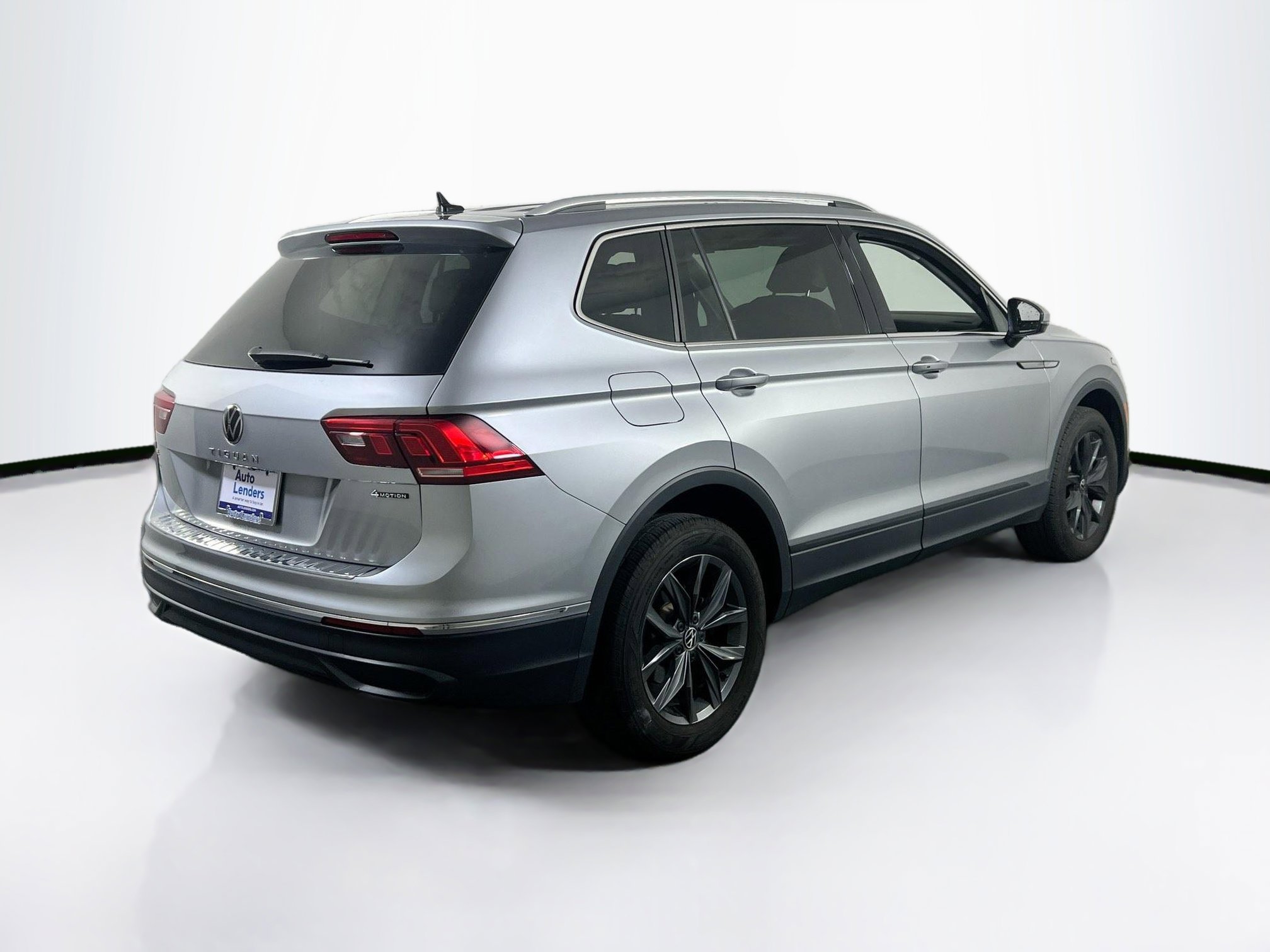 Used 2022 Volkswagen Tiguan SE AWD/4WD image 5