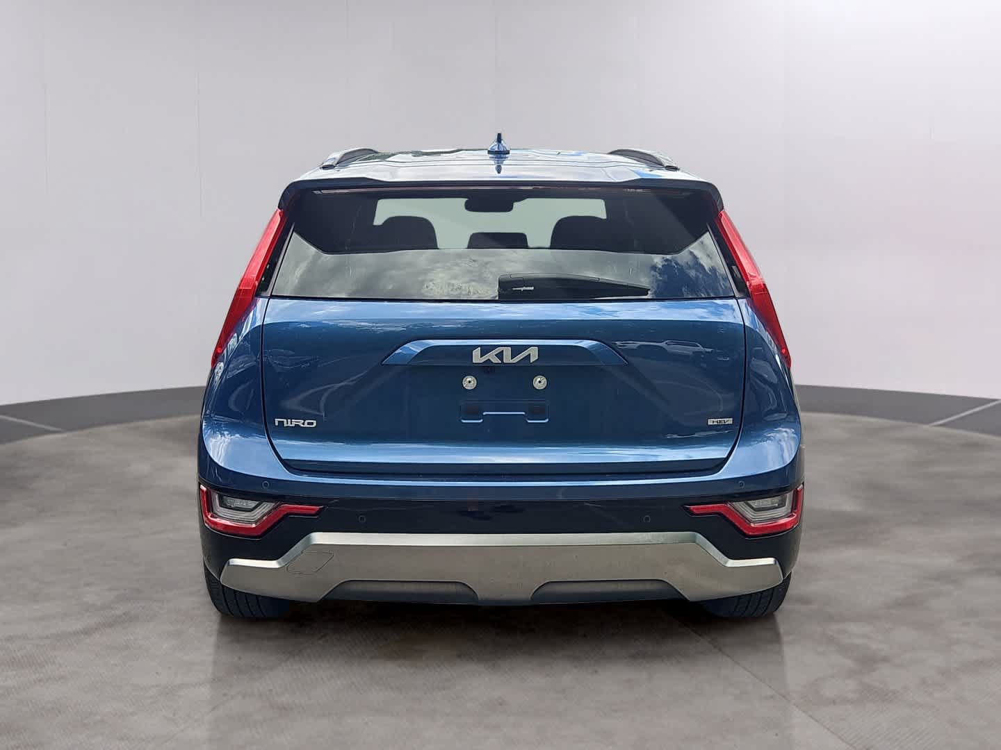 Used 2023 Kia Niro SX Touring FWD image 5
