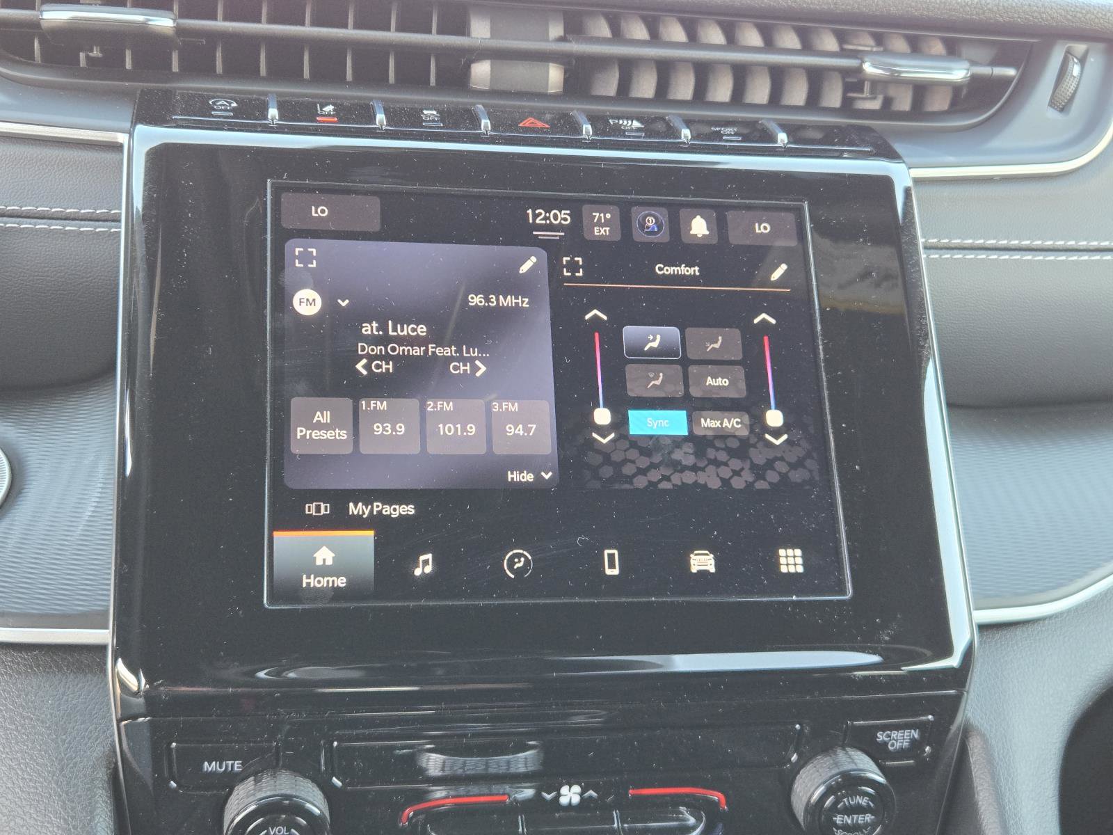 Used 2025 Jeep Grand Cherokee Laredo X image 9