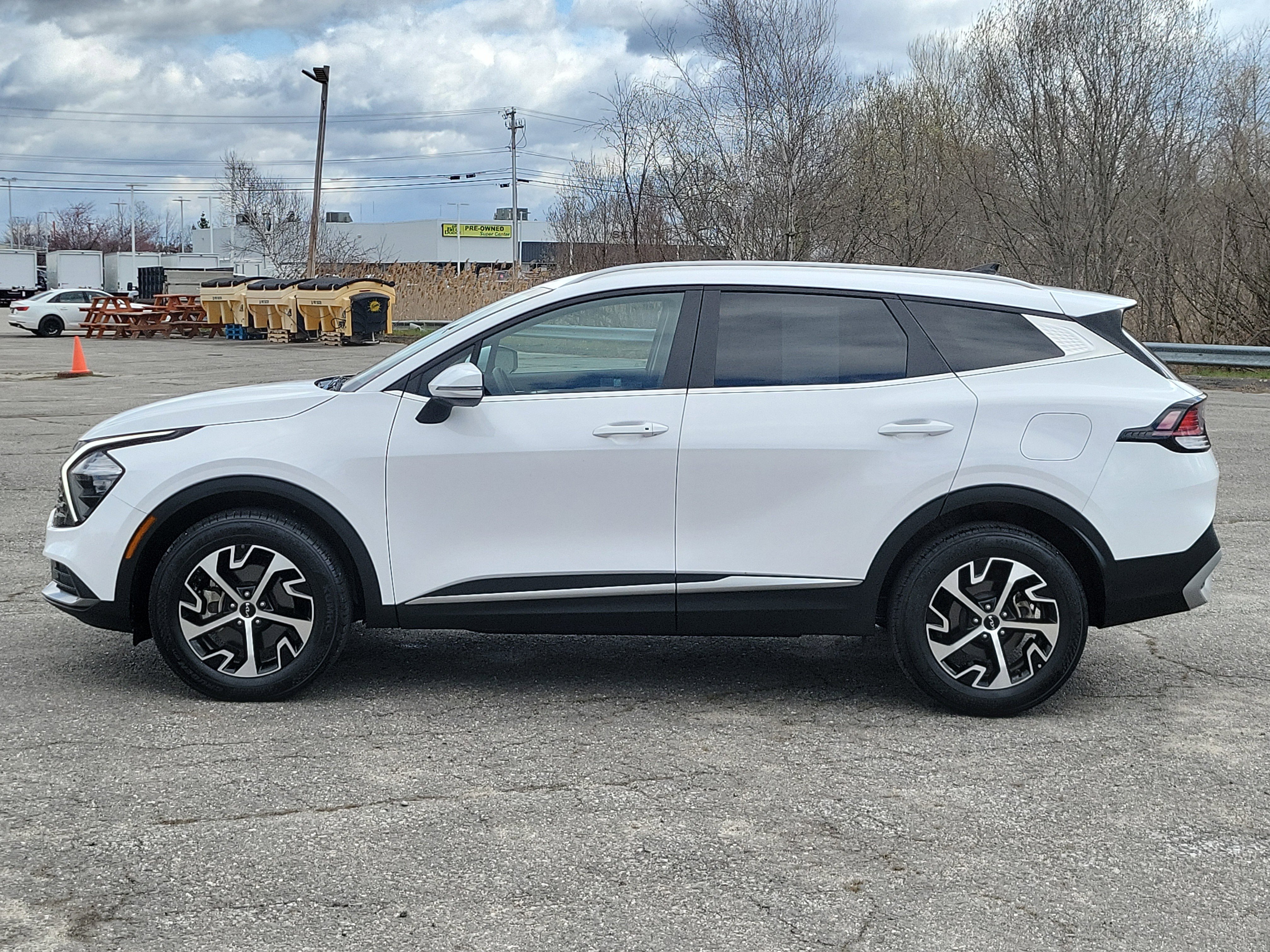 Used 2023 Kia Sportage EX AWD/4WD image 8