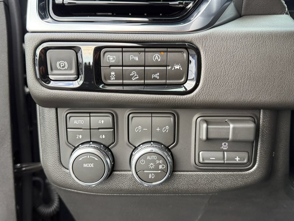 Used 2026 GMC Yukon XL Denali w/ Denali Reserve Package AWD/4WD image 23