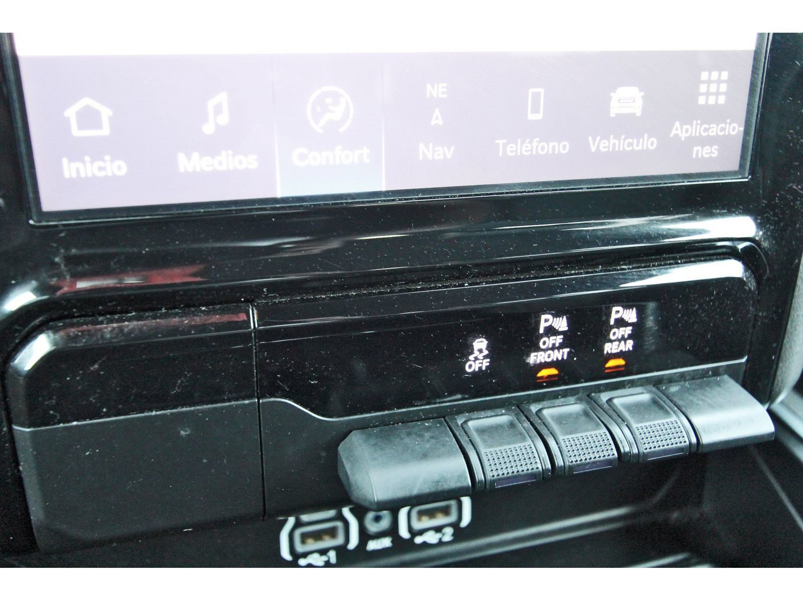 Used 2025 RAM 1500 Laramie AWD/4WD image 28