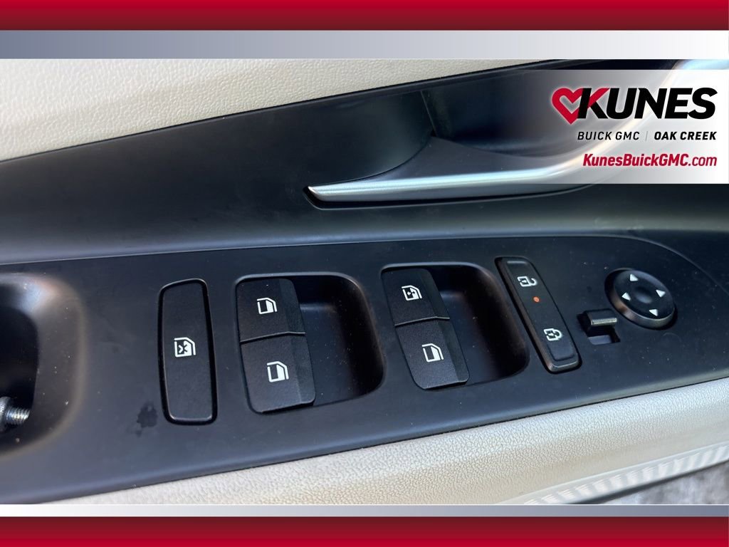 Used 2025 Hyundai Elantra Limited image 9