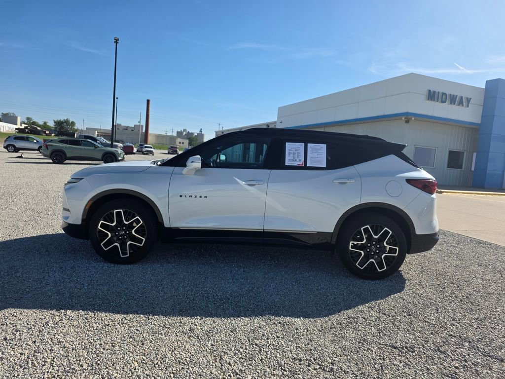 Used 2023 Chevrolet Blazer RS w/ Driver Confidence II Package FWD image 6