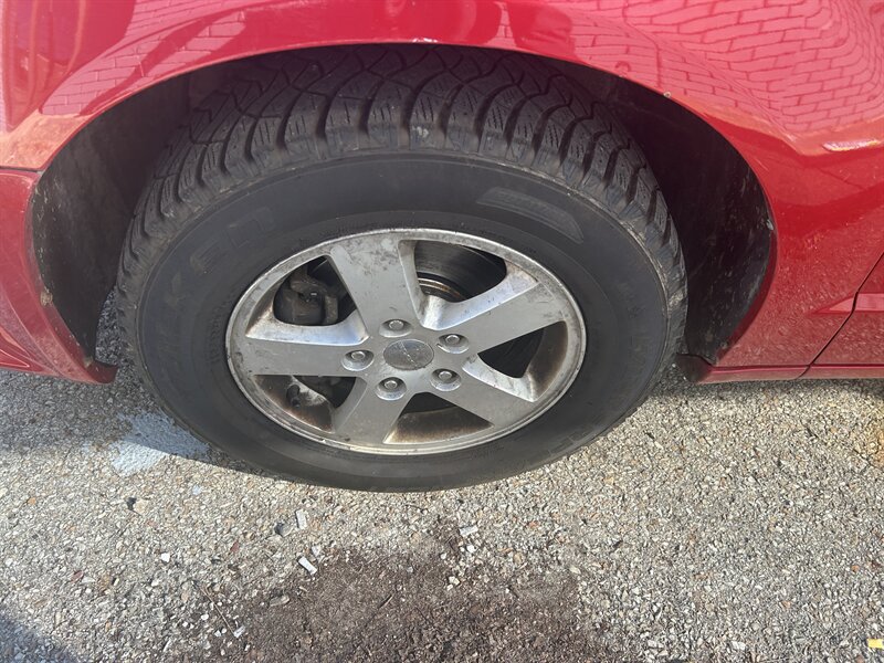Used 2012 Dodge Grand Caravan SXT FWD image 32