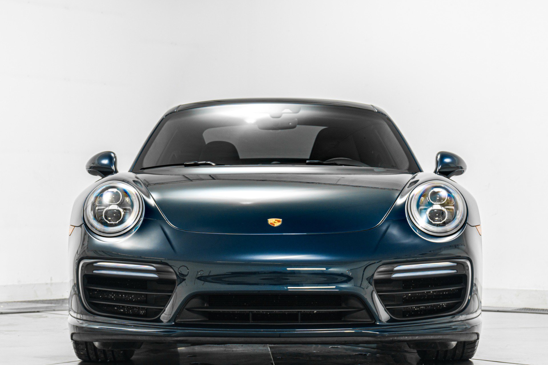 Used 2019 Porsche 911 Turbo w/ Light Design Package image 4