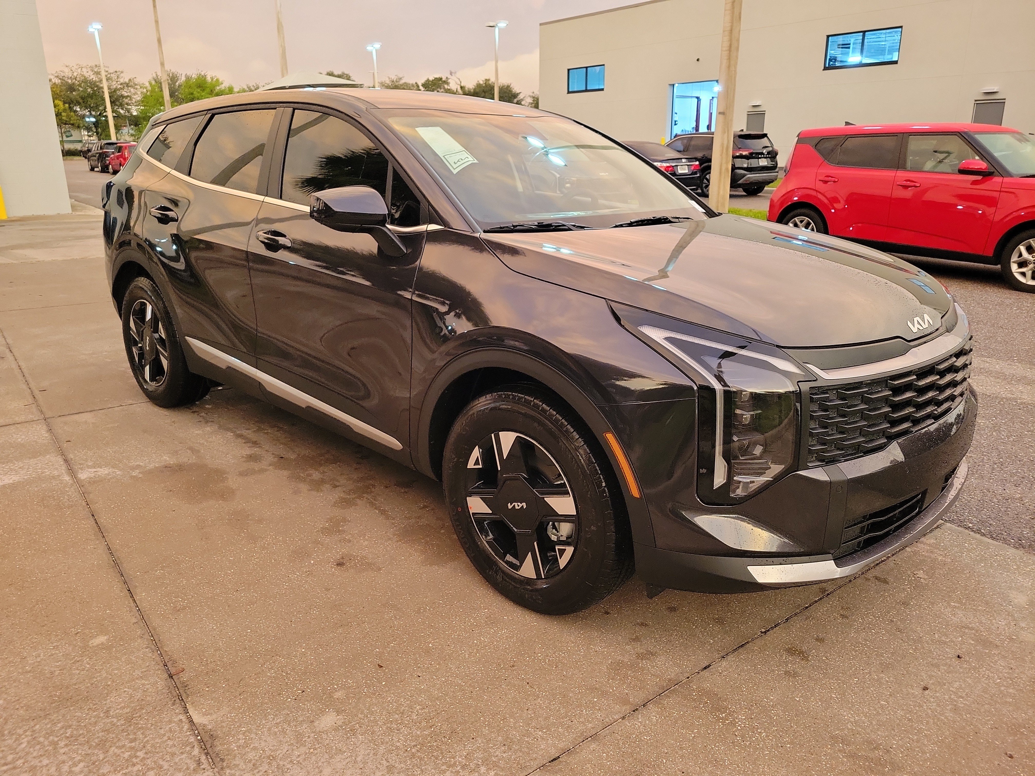 New 2027 Kia Sportage LX FWD image 4