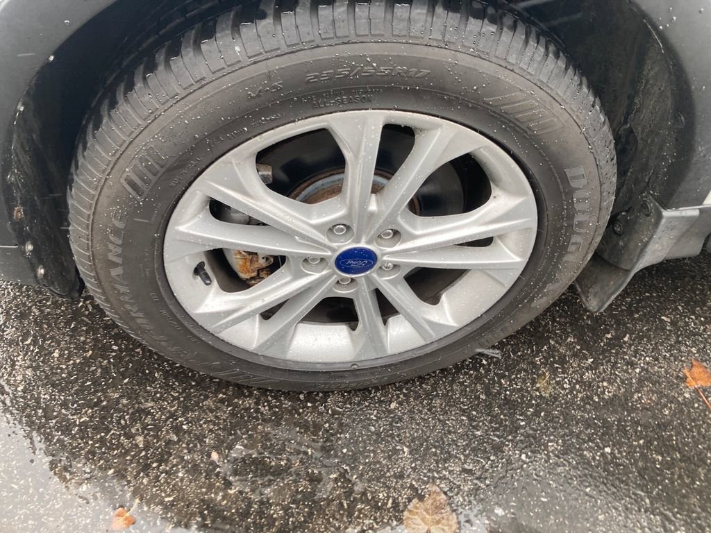 Used 2017 Ford Escape SE w/ Equipment Group 201A image 31