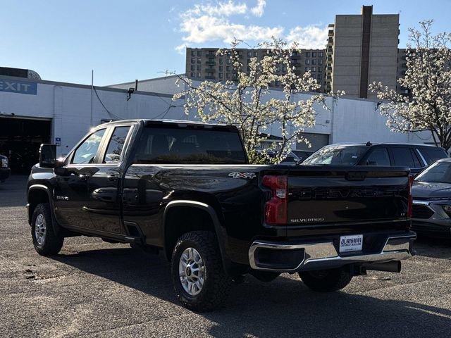 Used 2024 Chevrolet Silverado 2500 LT w/ Convenience Package image 4