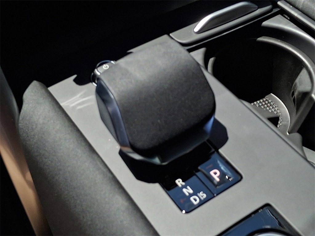 New 2025 Land Rover Discovery Dynamic SE image 11