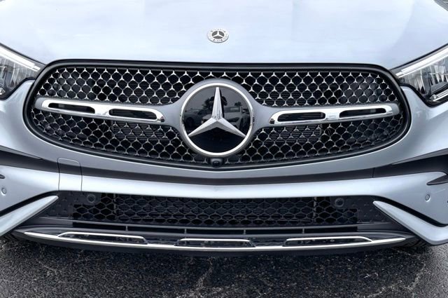 New 2025 Mercedes-Benz GLC 350e 4MATIC image 3