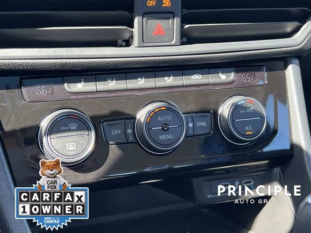 Used 2023 Volkswagen Jetta SE w/ Panoramic Sunroof Package FWD image 25