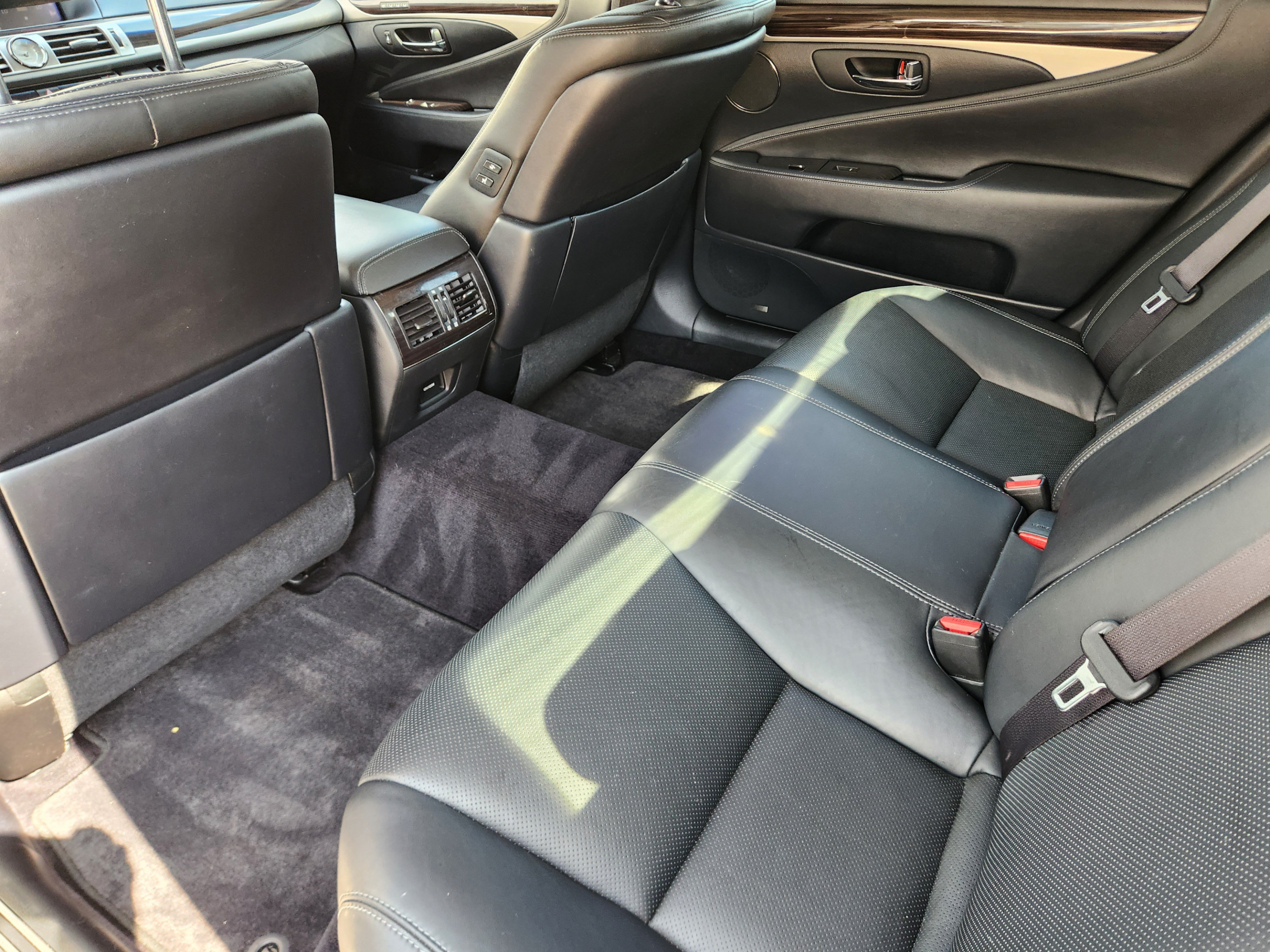 Used 2016 Lexus LS 460 L RWD image 29