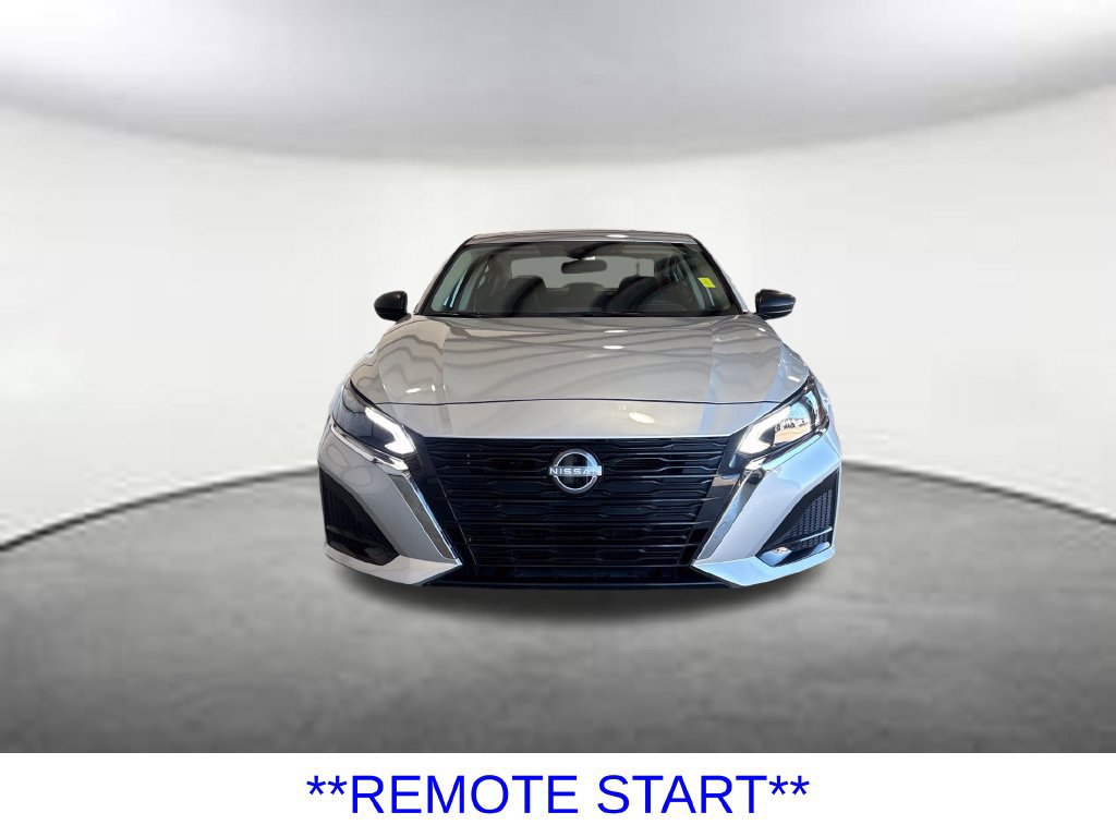 Used 2025 Nissan Altima 2.5 SV FWD image 8