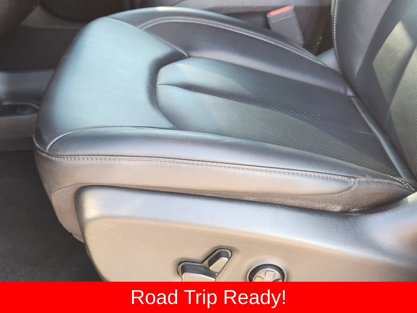 Used 2025 Chrysler Pacifica Select FWD image 33