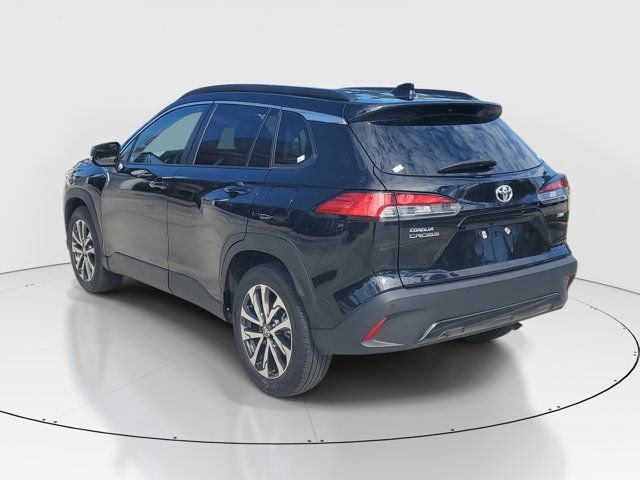 Used 2024 Toyota Corolla Cross XLE image 5