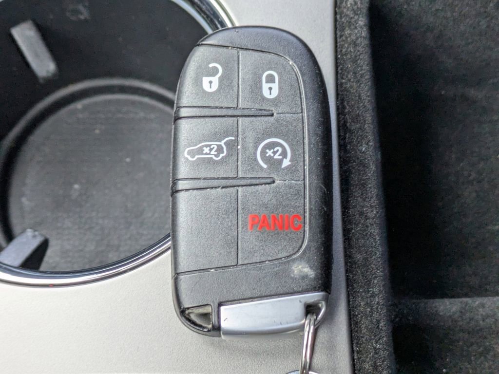 Used 2021 Jeep Grand Cherokee Laredo X image 31