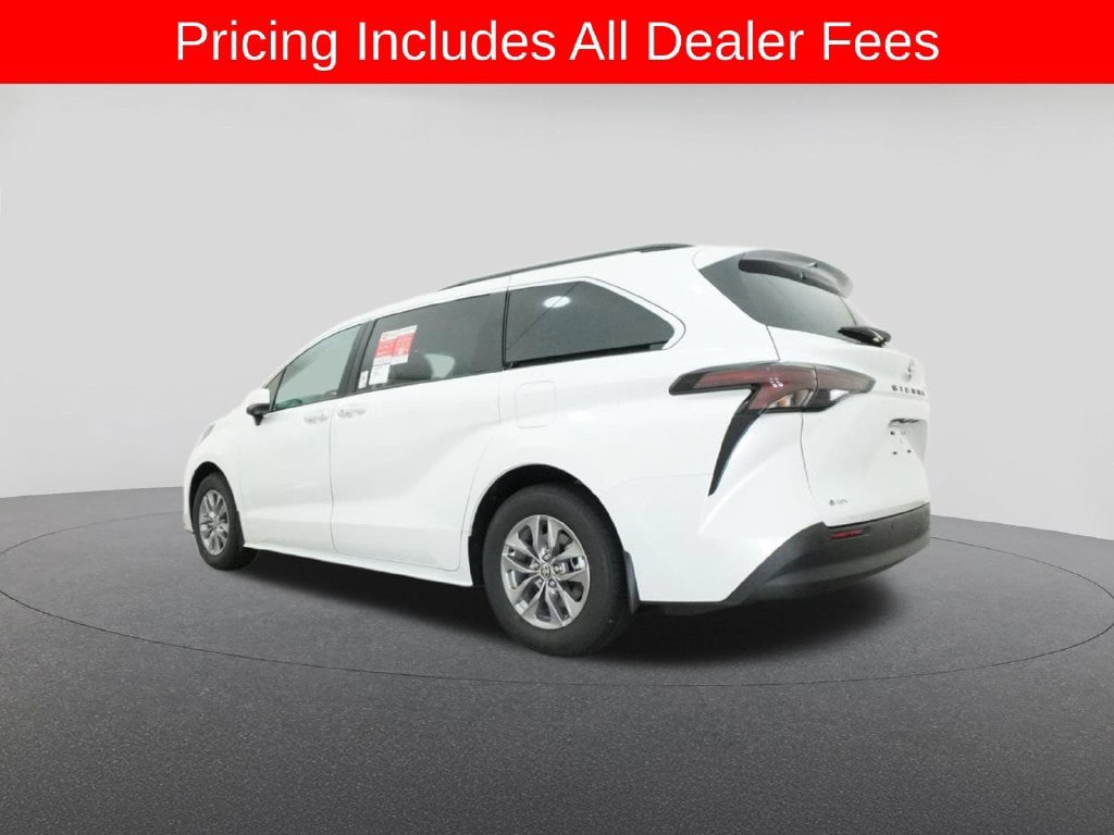 New 2026 Toyota Sienna XLE FWD image 21