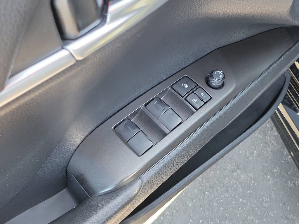 Used 2023 Toyota Camry SE FWD image 21