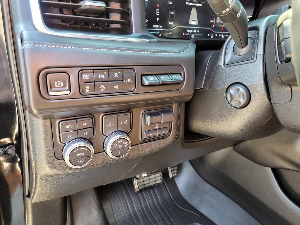 Used 2023 GMC Yukon Denali Ultimate w/ LPO, Floor Liner Package AWD/4WD image 23