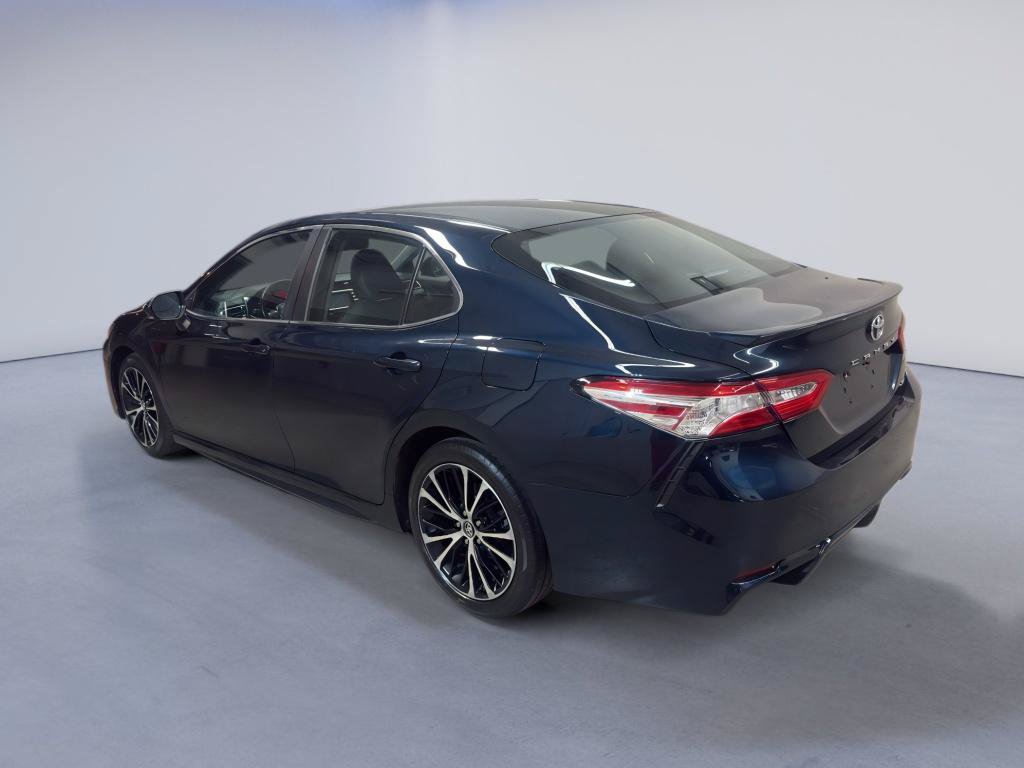 Used 2018 Toyota Camry SE w/ Moonroof Package FWD image 5