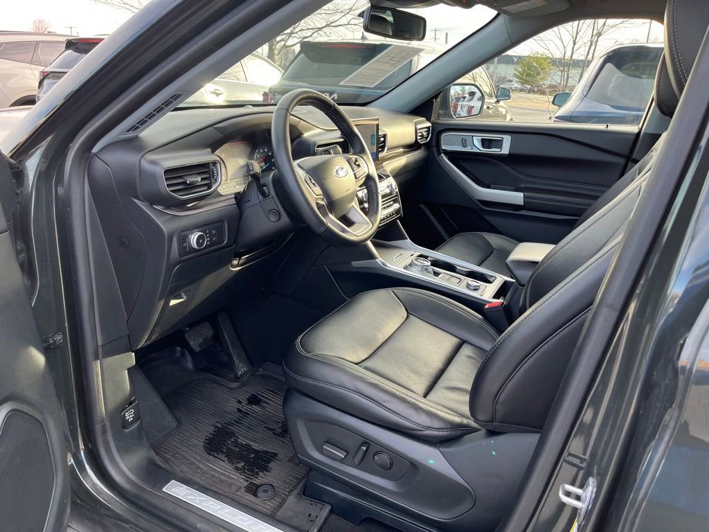 Used 2022 Ford Explorer Limited w/ Equipment Group 301A image 12
