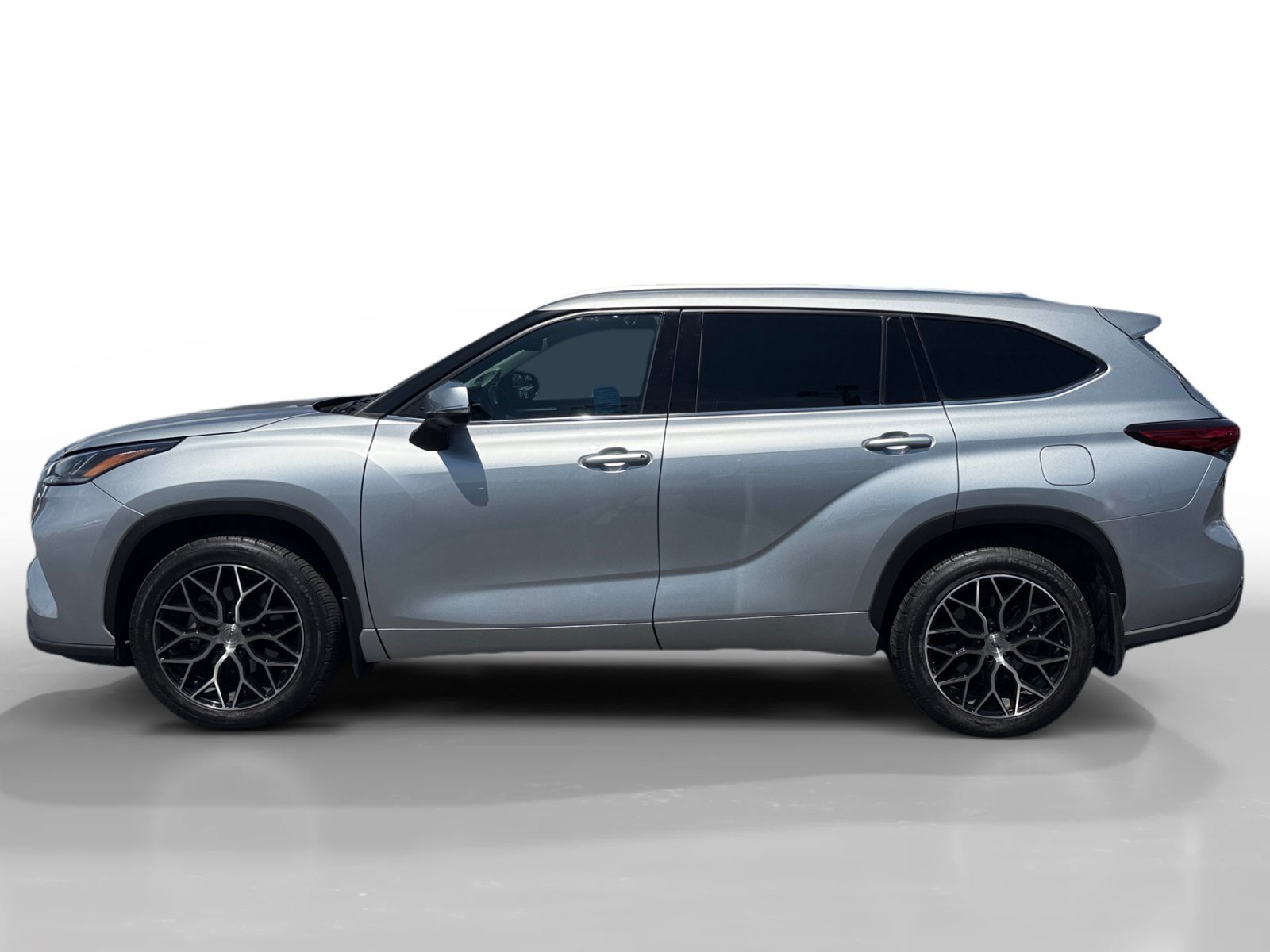 Used 2021 Toyota Highlander Platinum AWD/4WD image 2