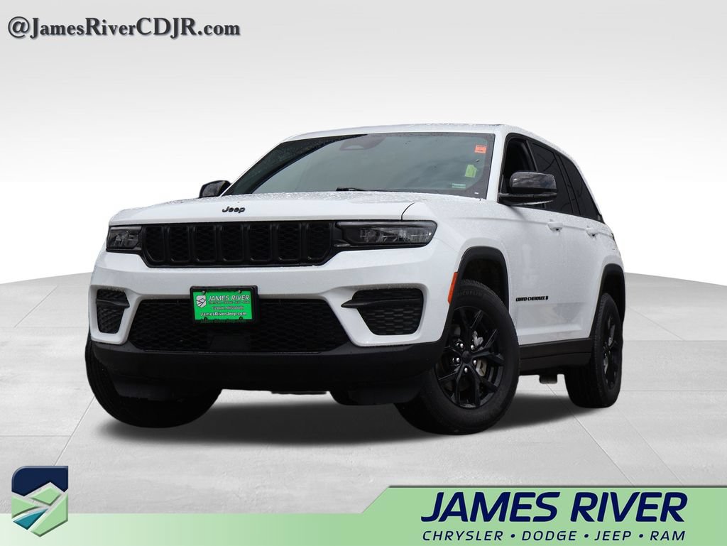 Used 2025 Jeep Grand Cherokee Altitude AWD/4WD image 1