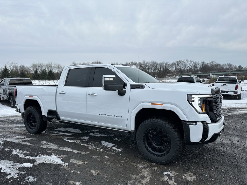 Used 2025 GMC Sierra 3500 Denali Ultimate image 9