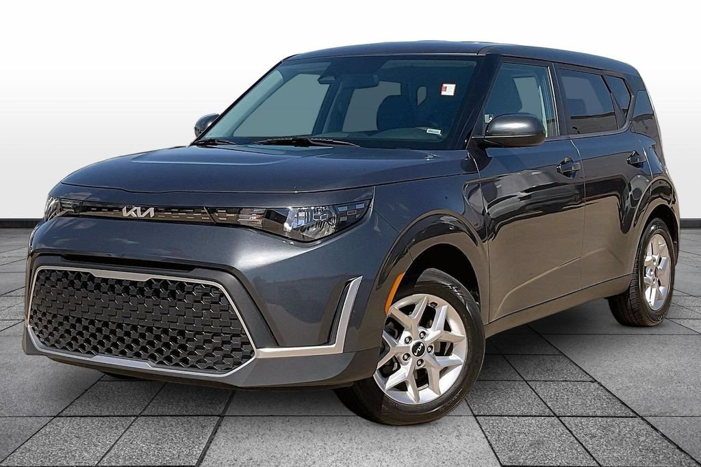 Used 2024 Kia Soul LX w/ Option Group 015 FWD image 1