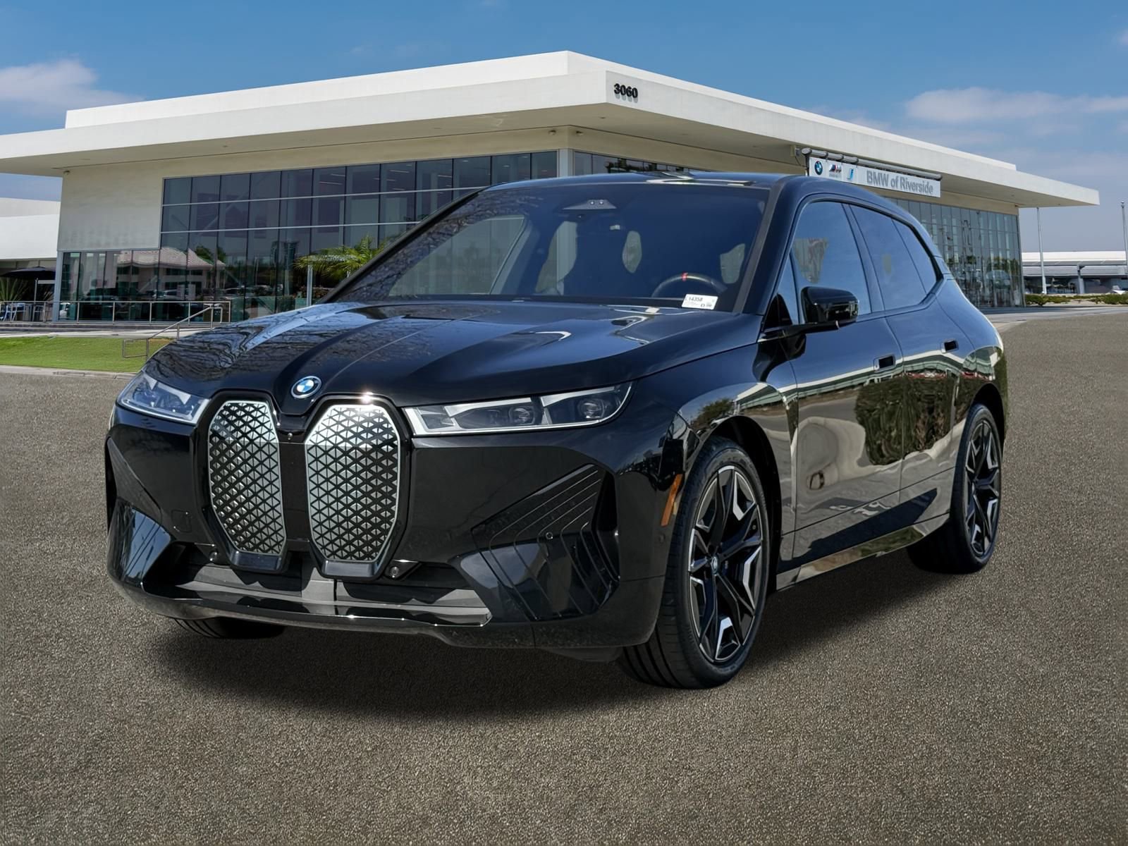 Used 2025 BMW iX M60 image 4