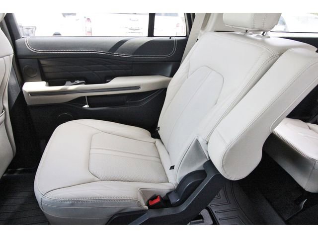 Used 2024 Ford Expedition Platinum RWD image 11