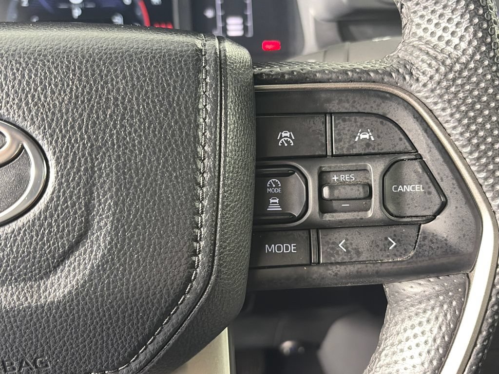 Used 2024 Toyota Tacoma SR5 AWD/4WD image 18